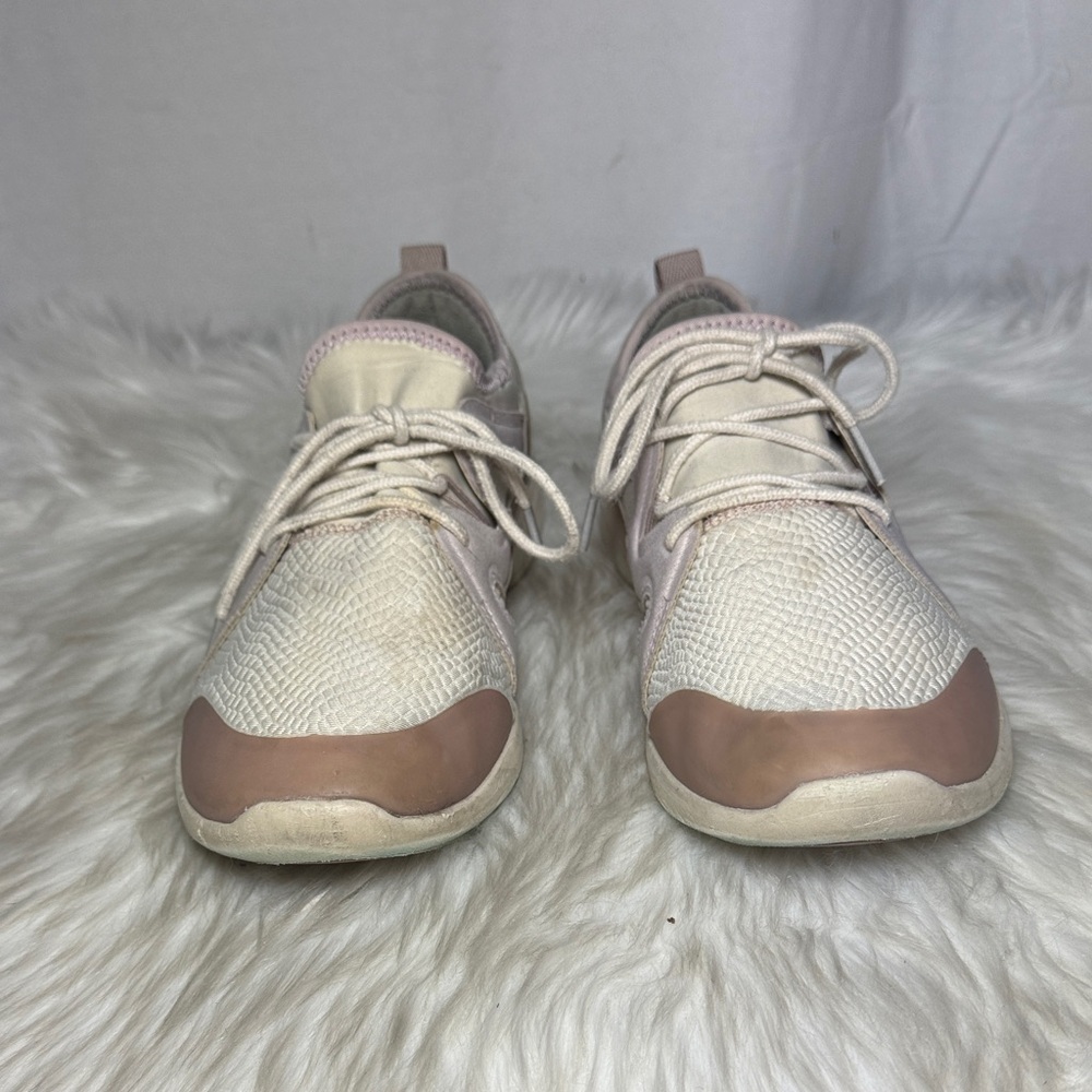 Vionic Storm Women's Cream/Tan Walking Shoes Sz 9